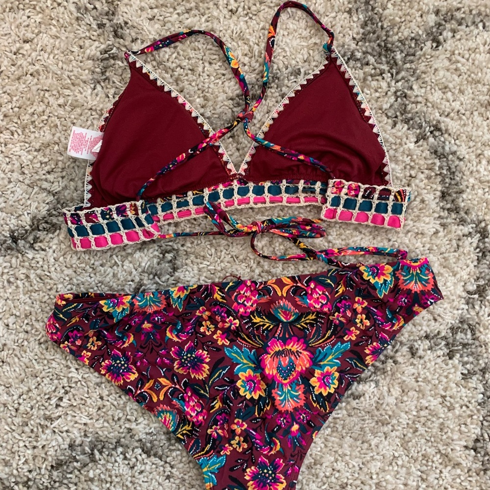 Tropical bikini 👙 - Picture 3 of 3